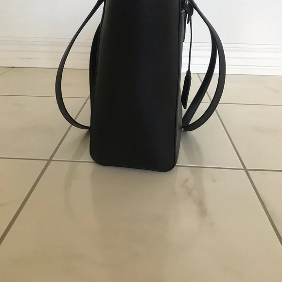 Kate Spade ♠️ tote. - Picture 4 of 6